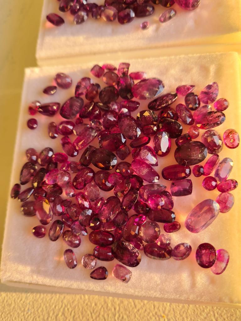 330 ct Batch of fancy Sapphires